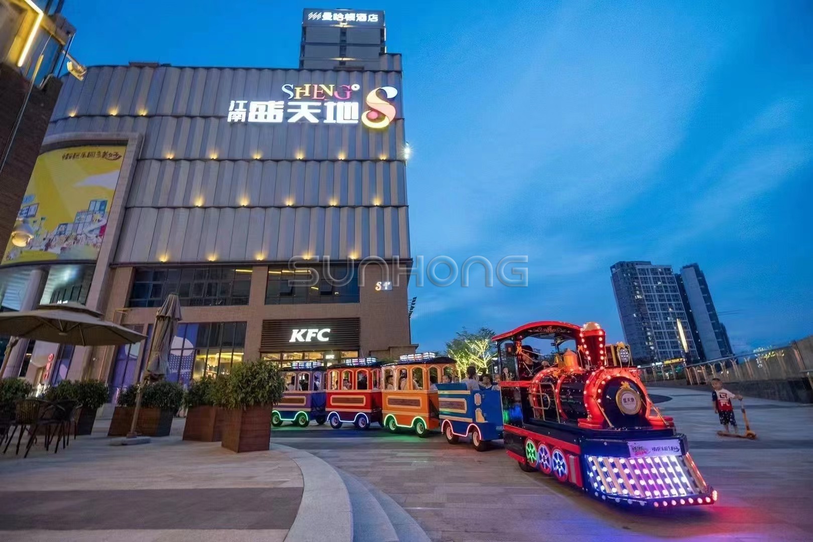 customized trackless train rides